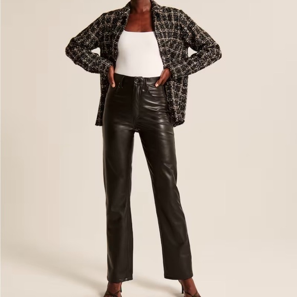 Abercrombie SHORT 90’s Straight Ultra High Rise Vegan Leather Black Pants 12 - Picture 2 of 9